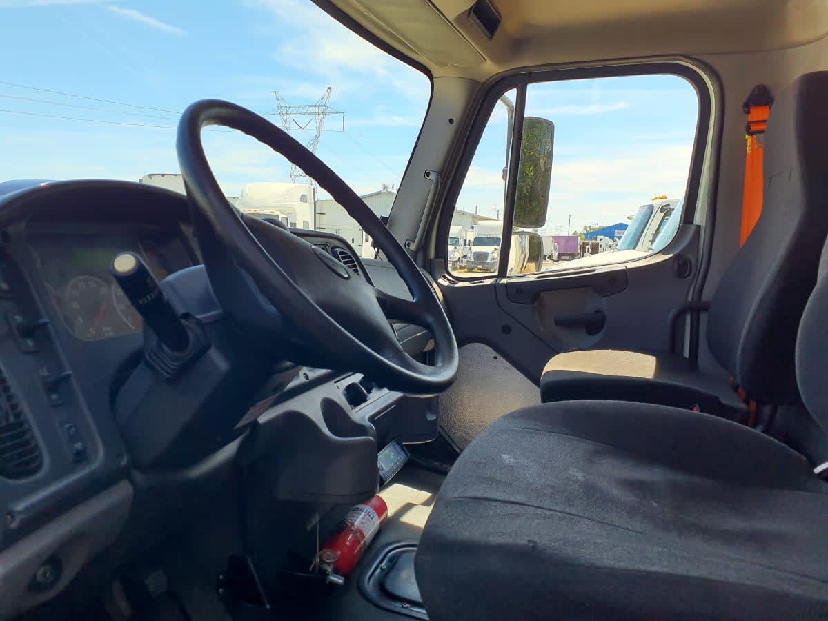 2020 Freightliner M2 106 in Indianapolis, IN — photo 9