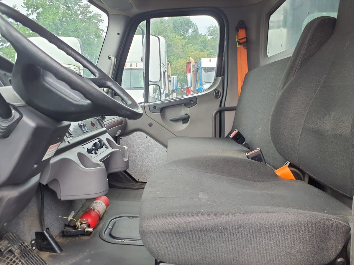 2020 Freightliner M2 106 in Springfield, MA — photo 11