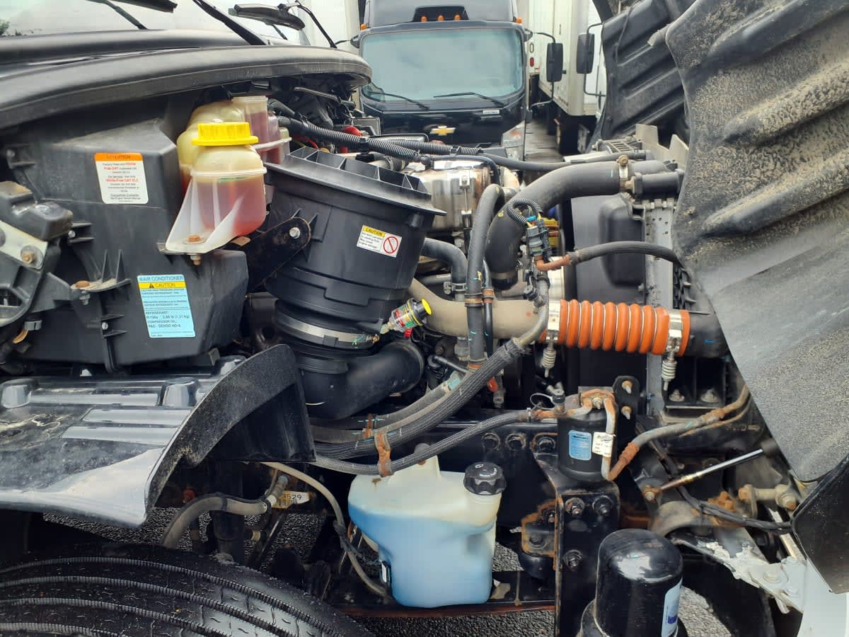 2020 Freightliner M2 106 in Springfield, MA — photo 12