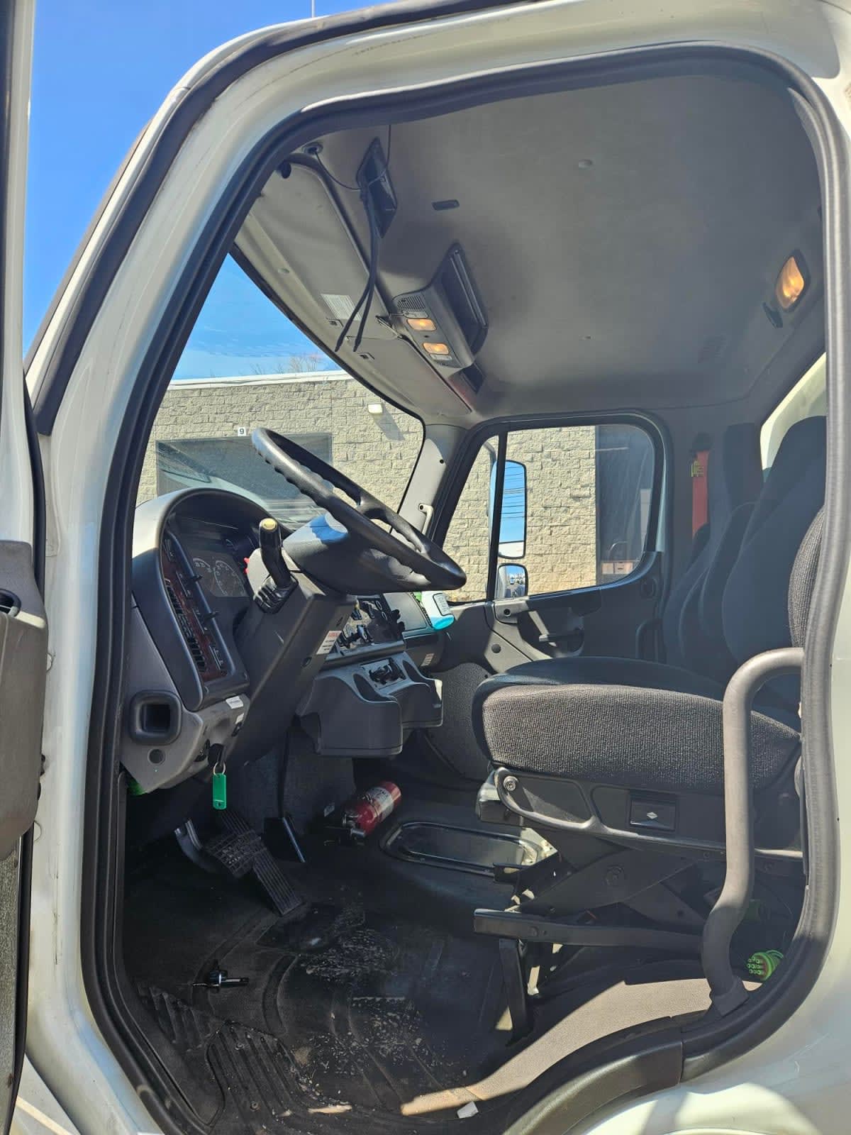 2020 Freightliner M2 106 in Springfield, MA — photo 8