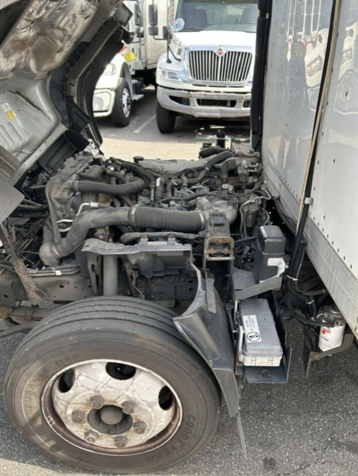 2020 Isuzu NRR in Farmingdale, NY — photo 10