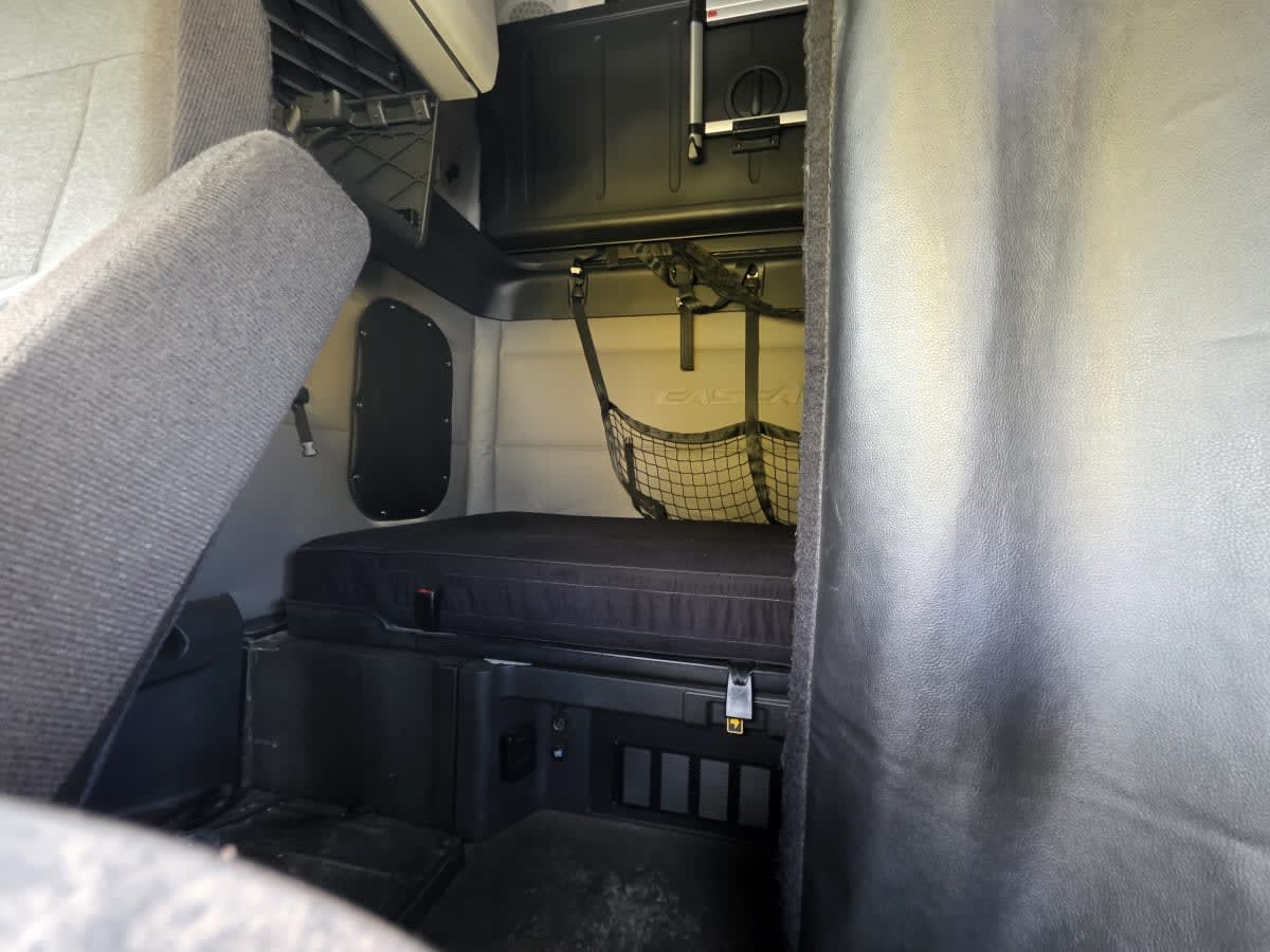 2020 Freightliner Cascadia in Bensalem, PA — photo 8