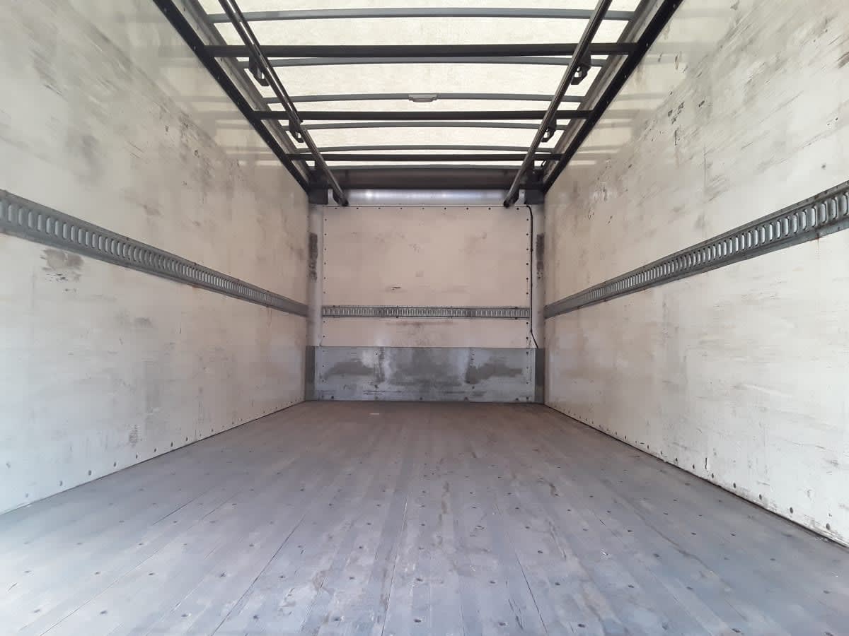 2020 Isuzu NRR in Salisbury, MA — photo 10