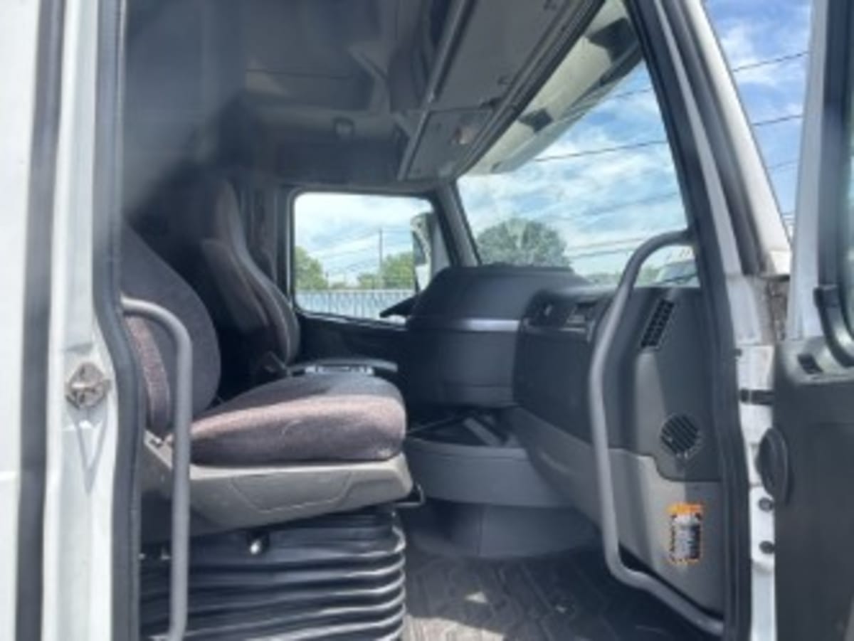 2020 Volvo in Newark, NJ — photo 10