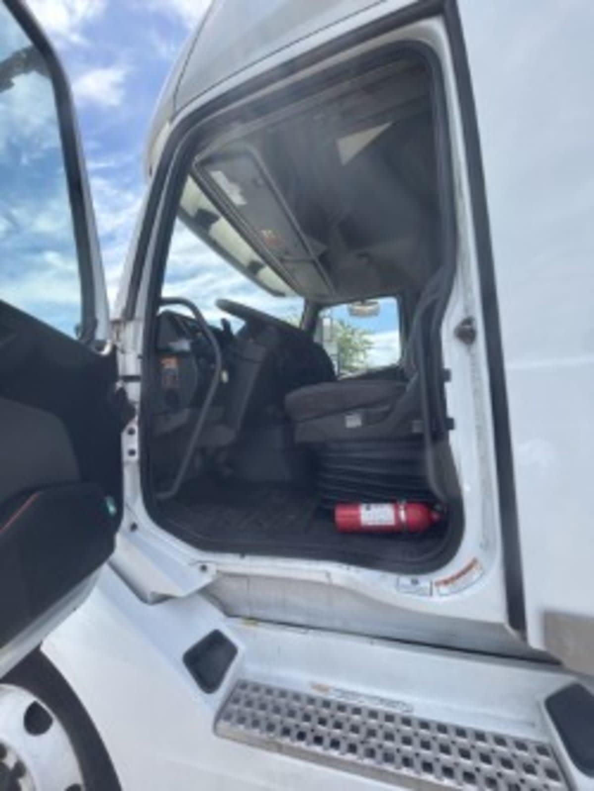 2020 Volvo in Newark, NJ — photo 12