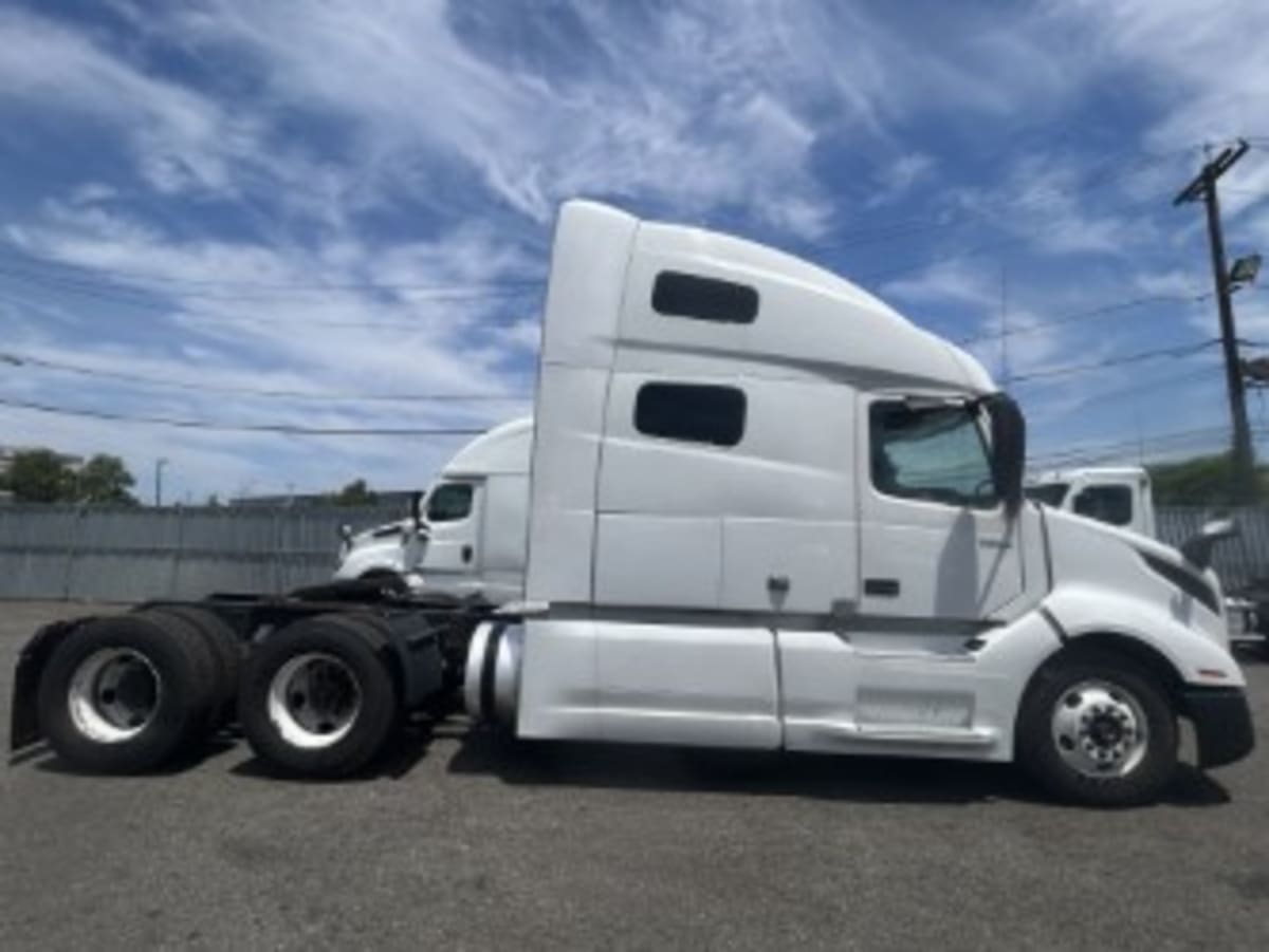 2020 Volvo in Newark, NJ — photo 4