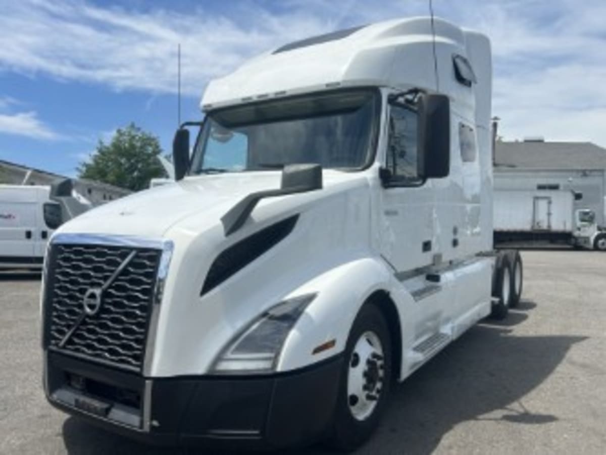 2020 Volvo in Newark, NJ — photo 3