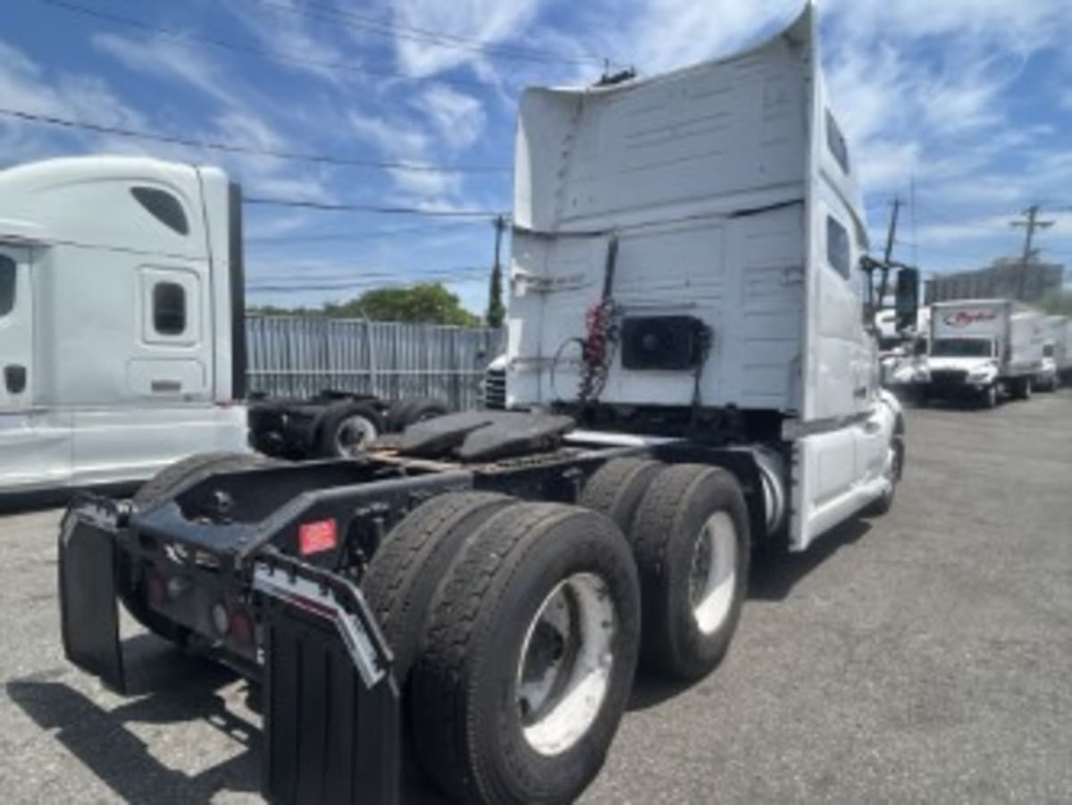 2020 Volvo in Newark, NJ — photo 7