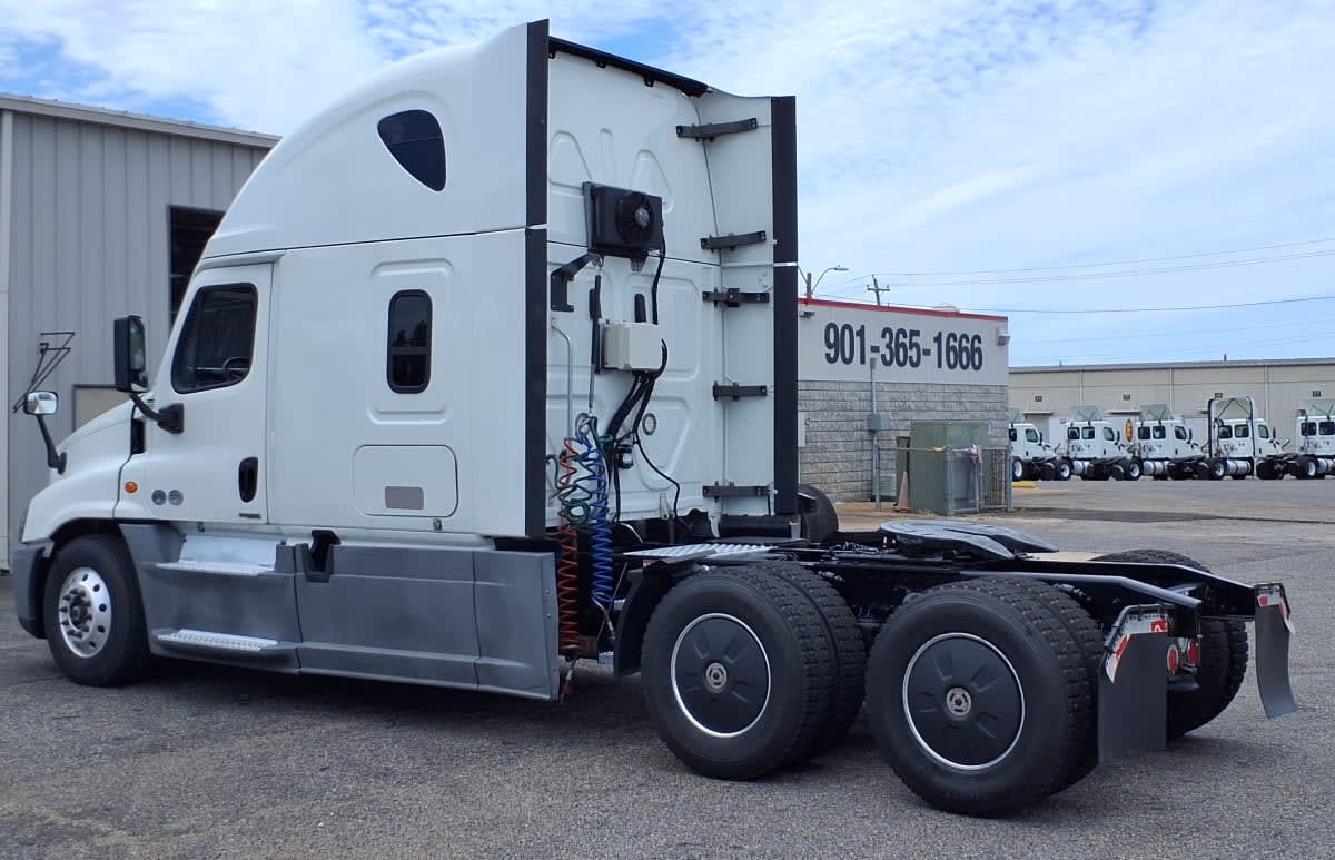 2020 Freightliner Cascadia in Memphis, TN — photo 6