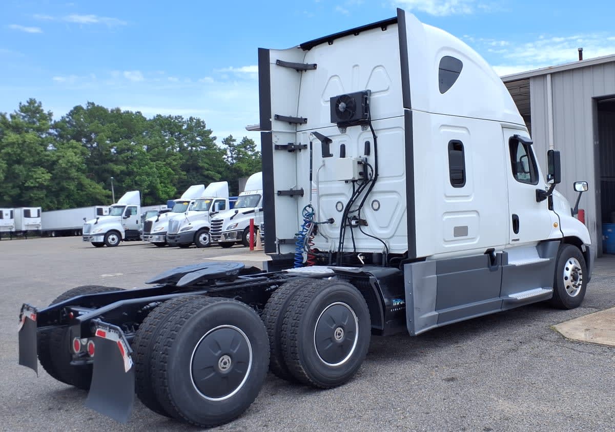 2020 Freightliner Cascadia in Memphis, TN — photo 4