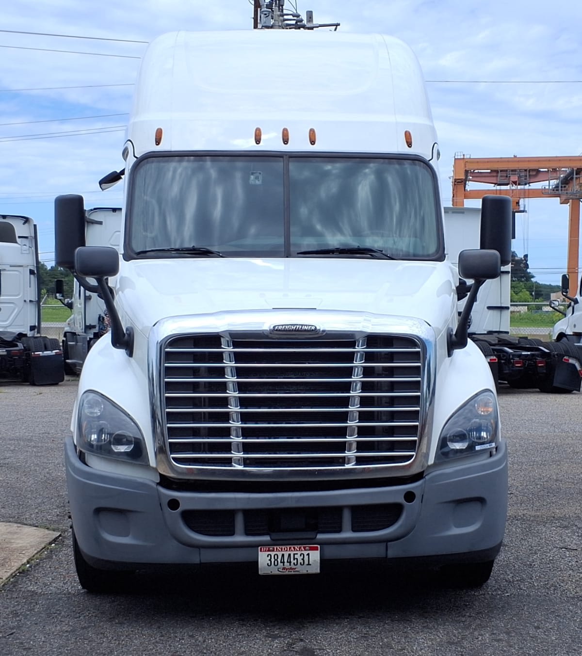 2020 Freightliner Cascadia in Memphis, TN — photo 2