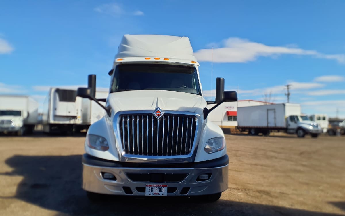 2020 International LT in Commerce City, CO — photo 2
