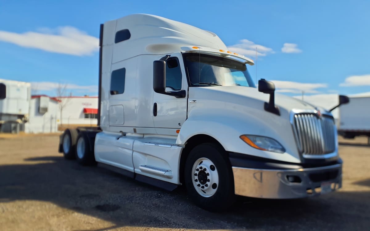 2020 International LT in Commerce City, CO — photo 3