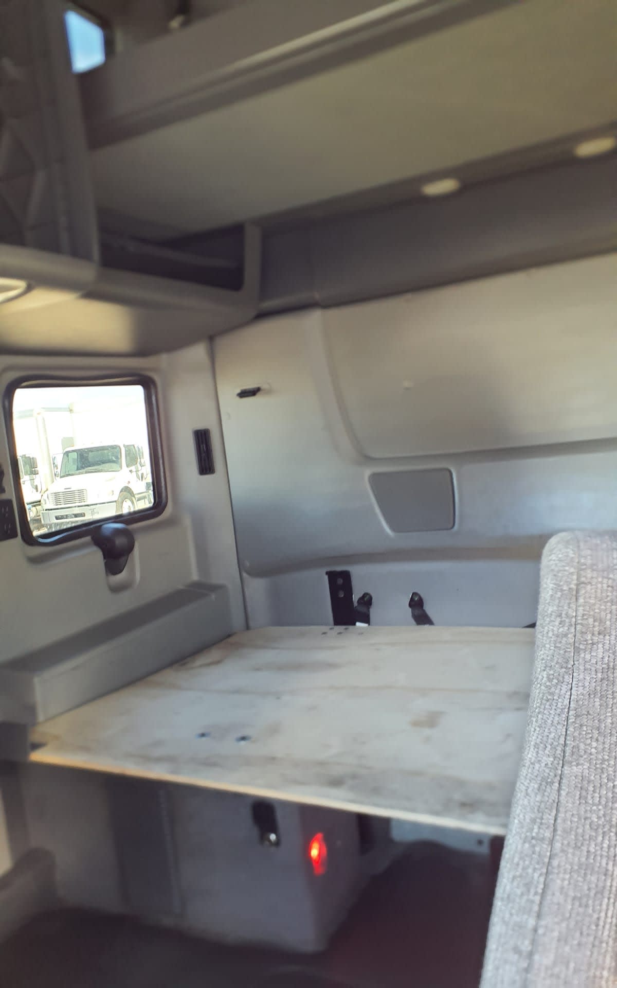 2020 International LT in Commerce City, CO — photo 8
