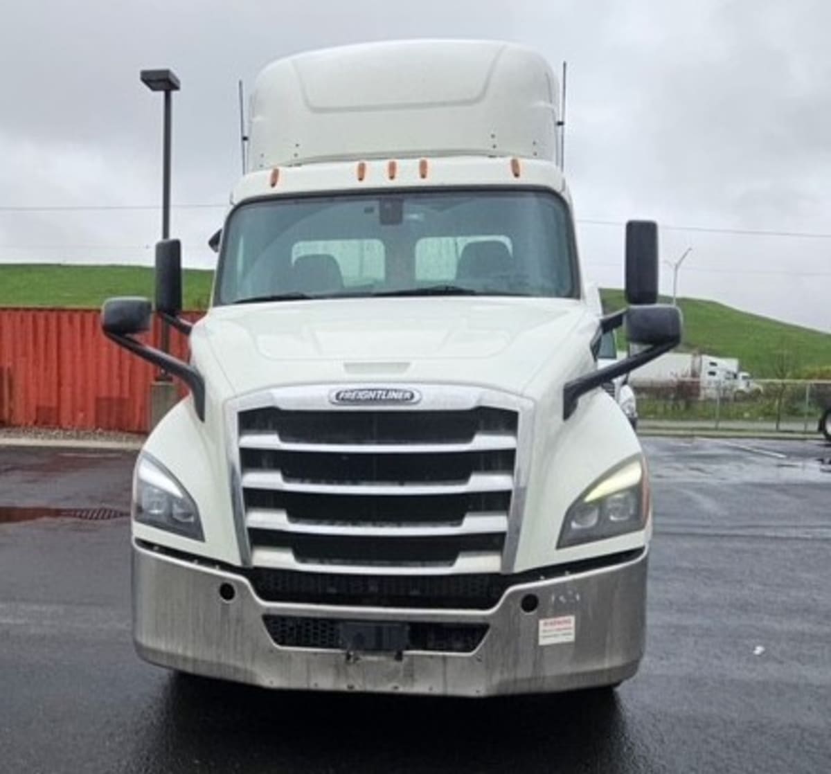 2020 Freightliner Cascadia in Springfield, MA — photo 2