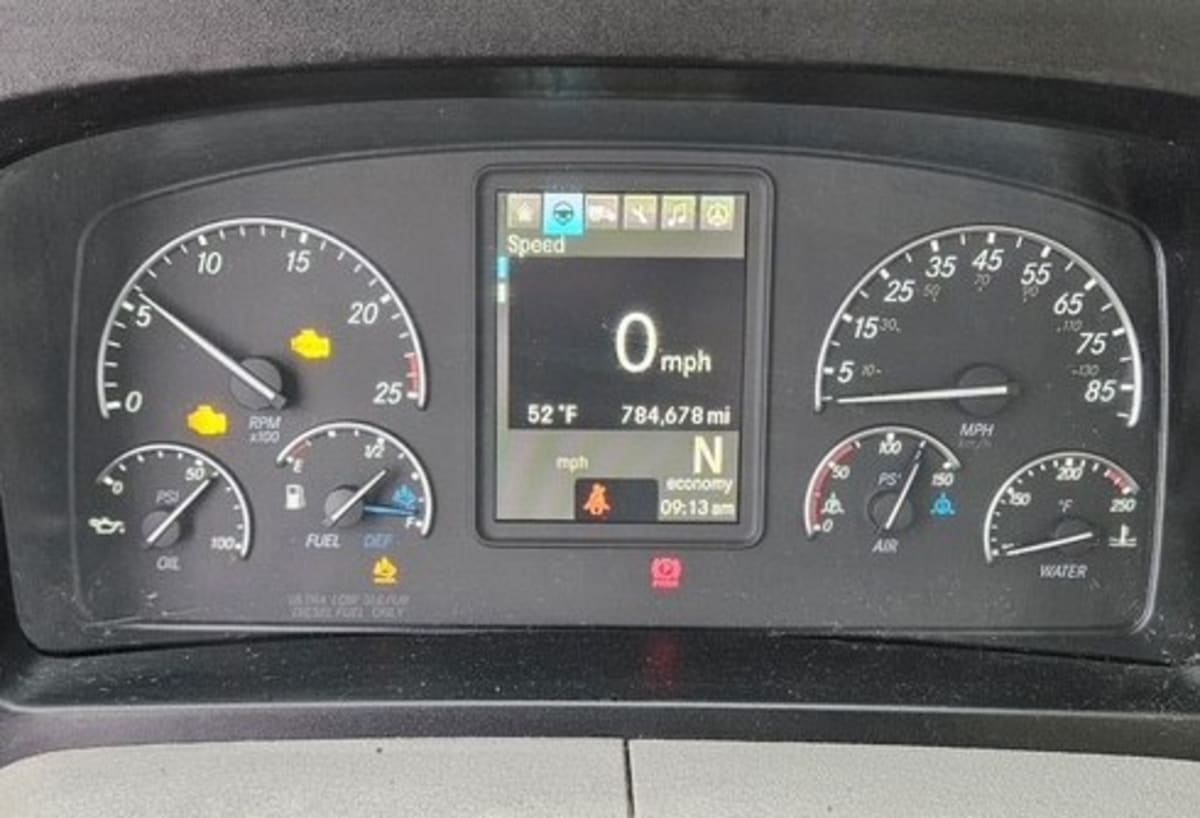 2020 Freightliner Cascadia in Springfield, MA — photo 8