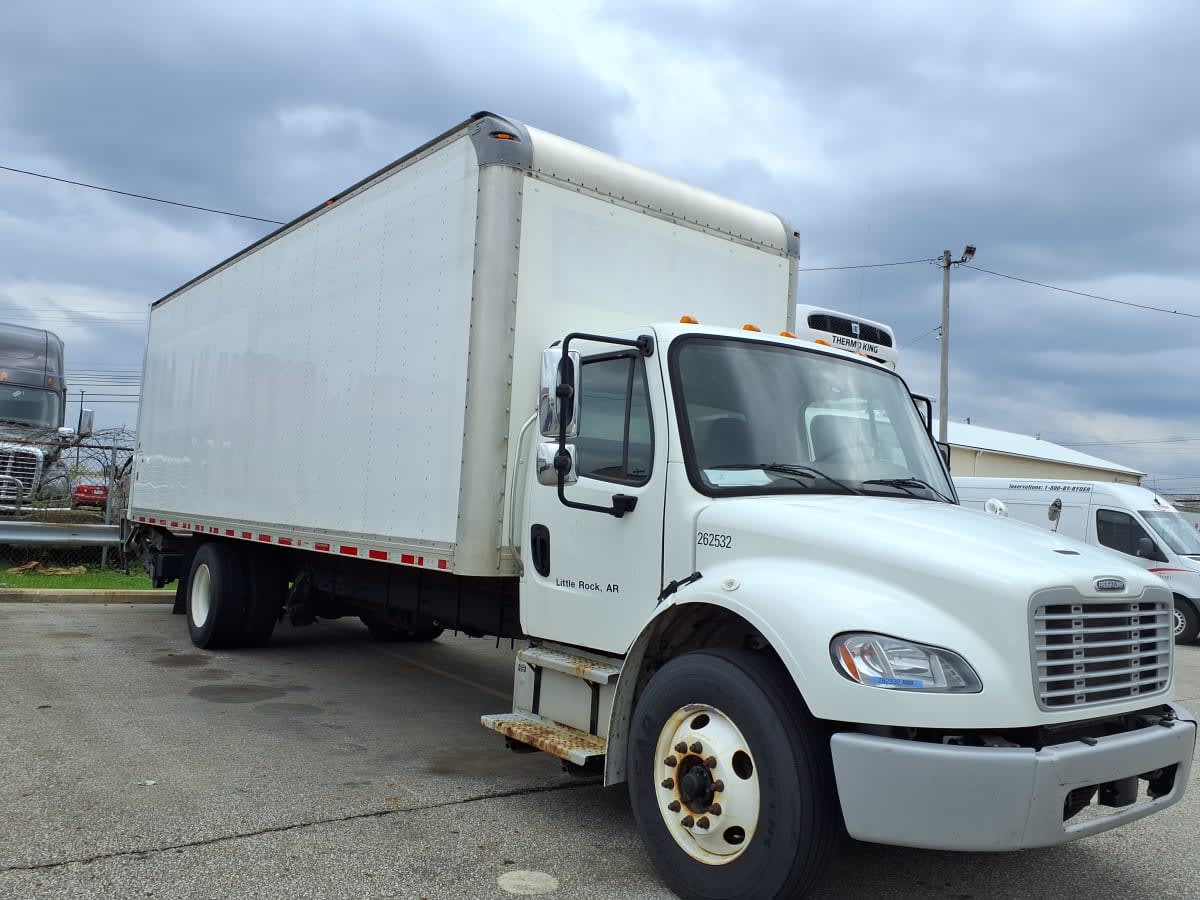 2021 Freightliner M2 106 in Cleveland, OH — photo 3
