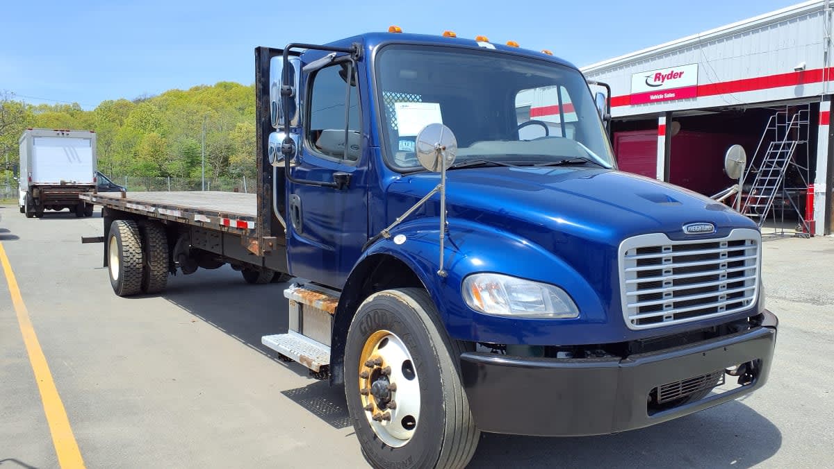 2020 Freightliner M2 106 in Salisbury, MA — photo 3