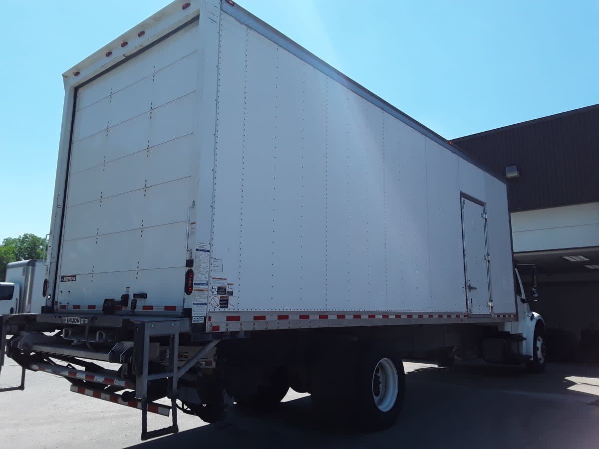 2020 Freightliner M2 106 in Kansas City, MO — photo 4