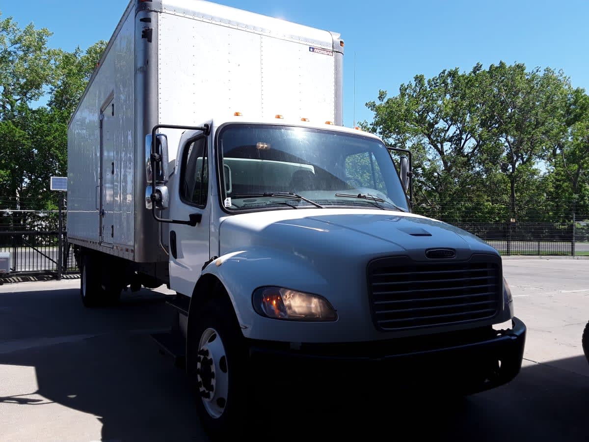 2020 Freightliner M2 106 in Kansas City, MO — photo 3