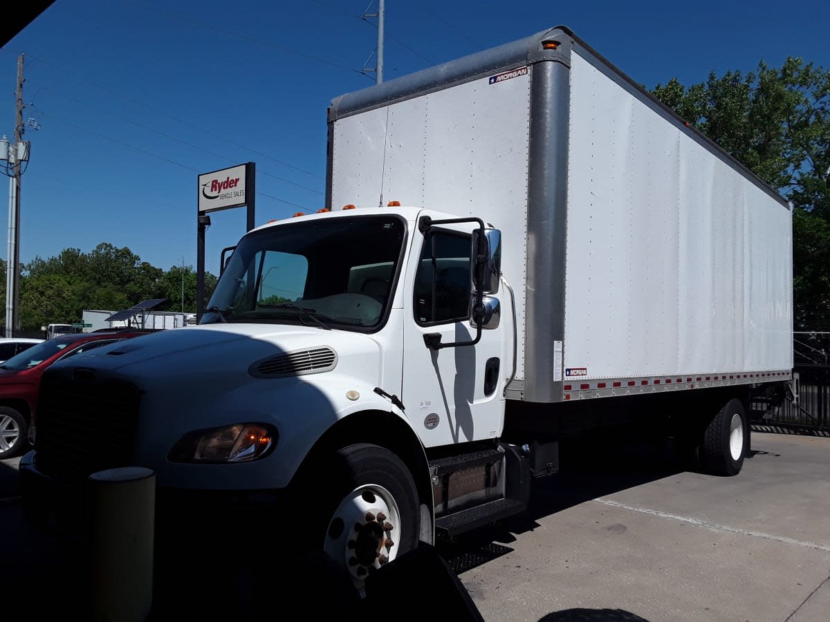 2020 Freightliner M2 106 in Kansas City, MO — photo 8
