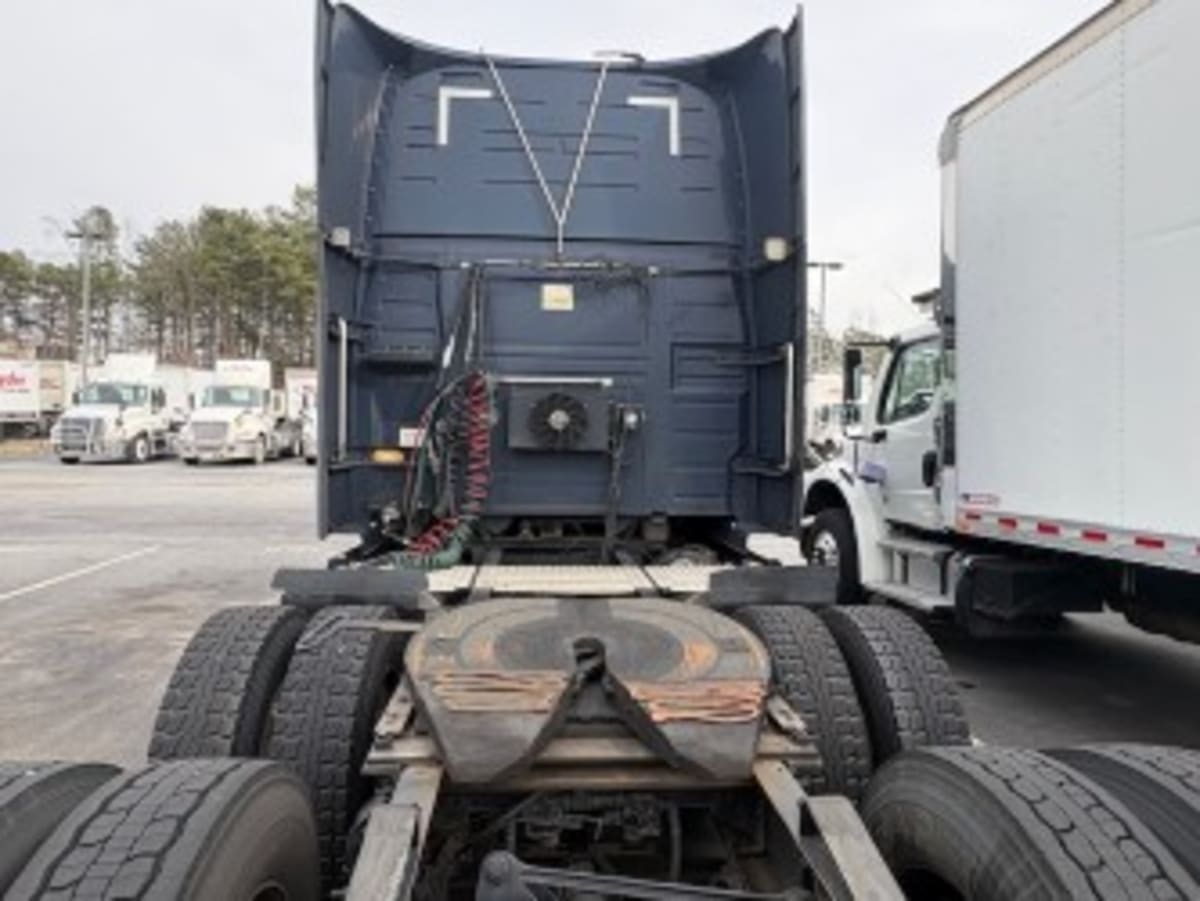2020 Volvo VNL 860 in Atlanta, GA — photo 5