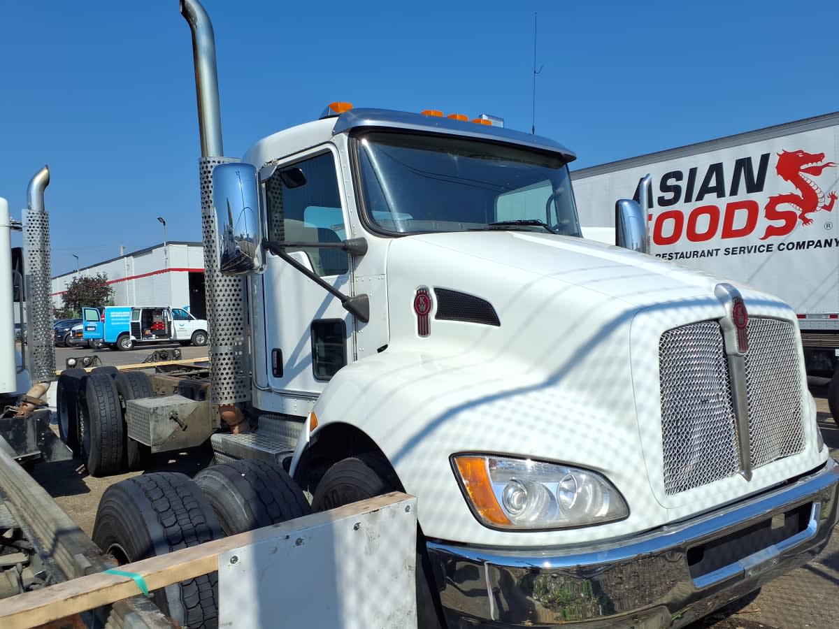 2020 Kenworth T370 in Minneapolis, MN — photo 3