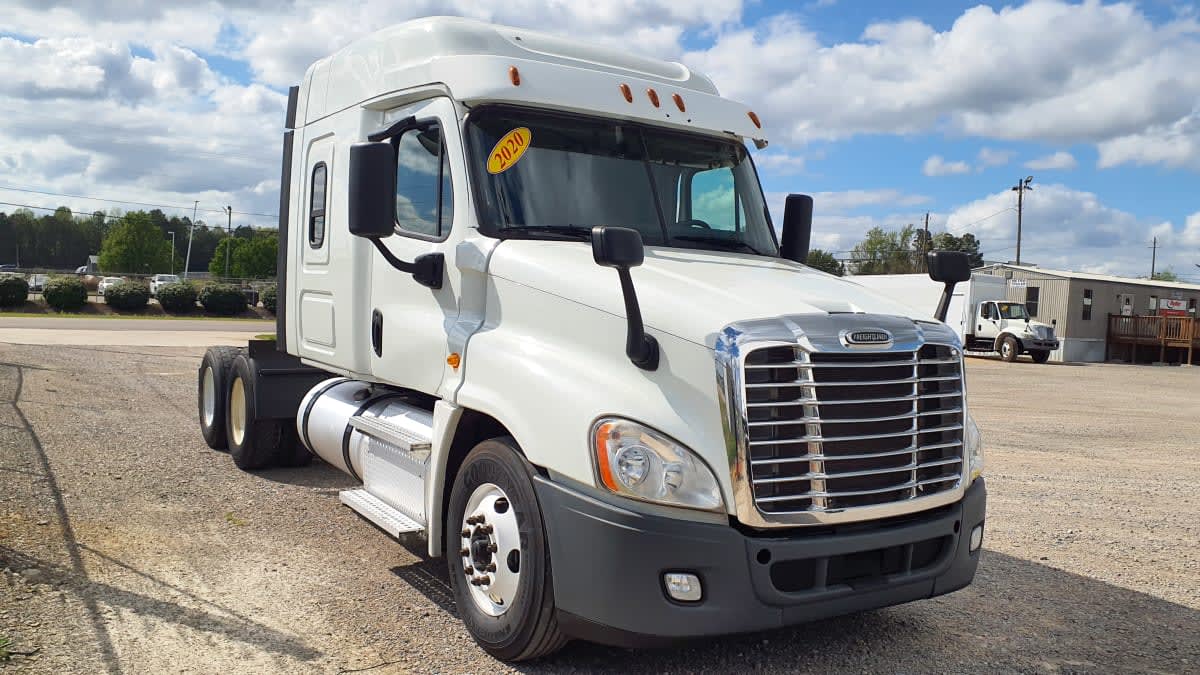 2020 Freightliner Cascadia in Birmingham, AL — photo 3
