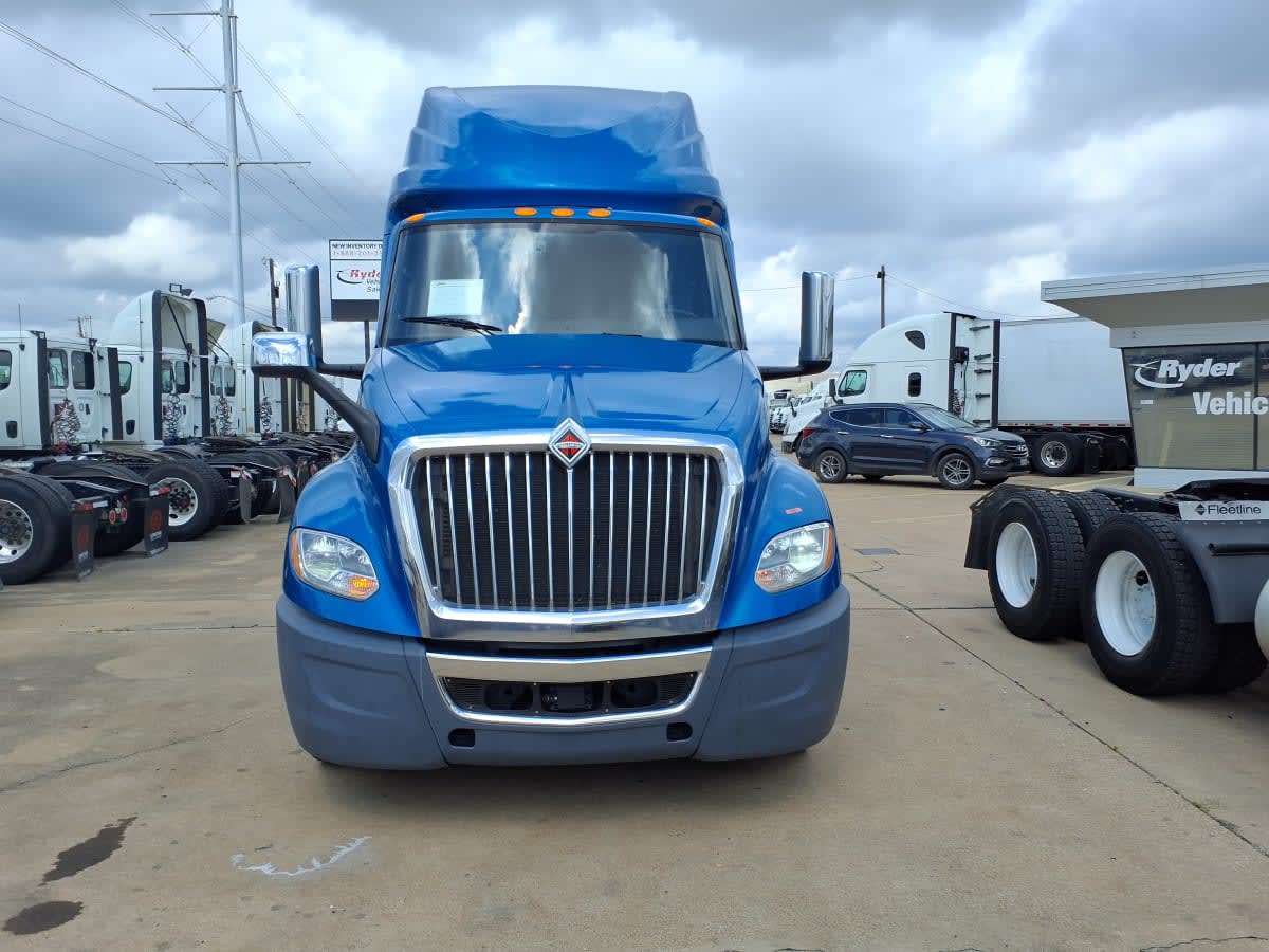 2021 International LT in Dallas, TX — photo 2