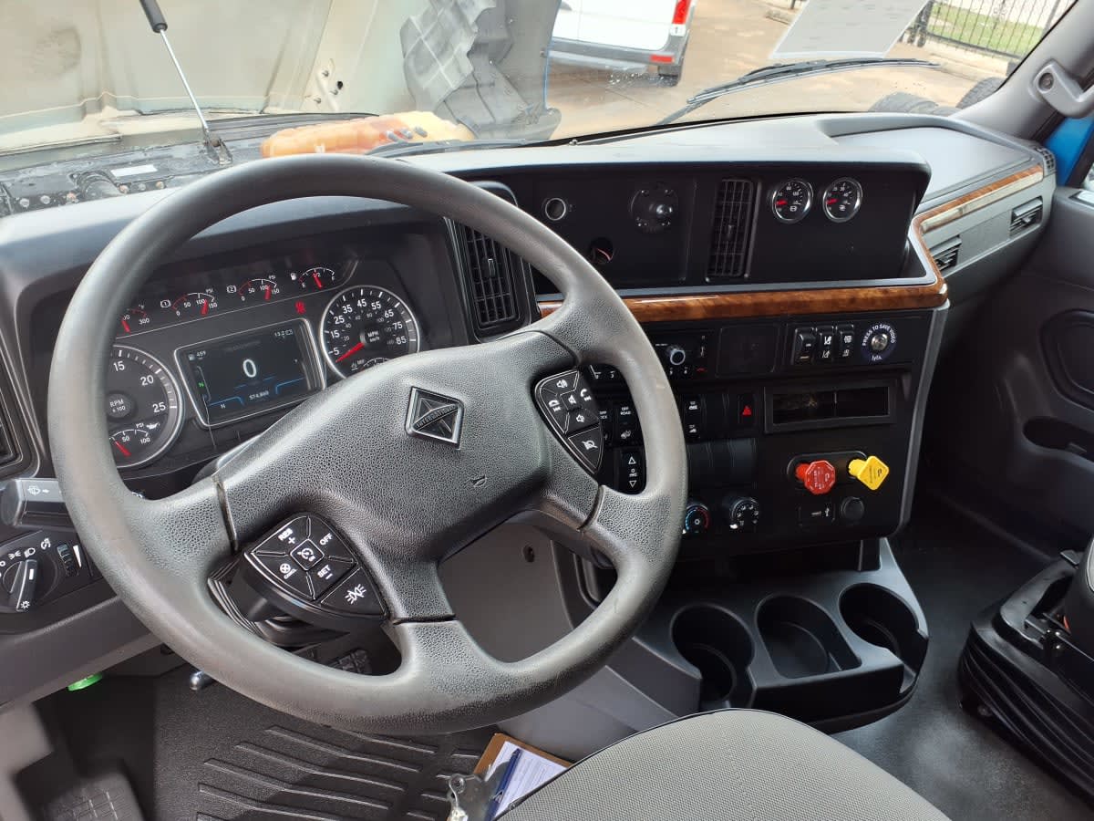 2021 International LT in Dallas, TX — photo 7