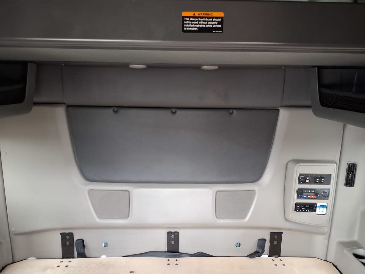 2021 International LT in Dallas, TX — photo 8