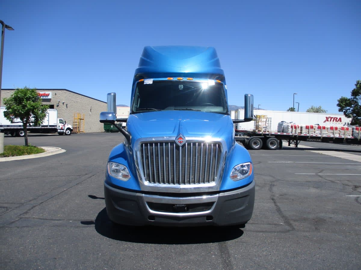 2021 International LT in Commerce City, CO — photo 2