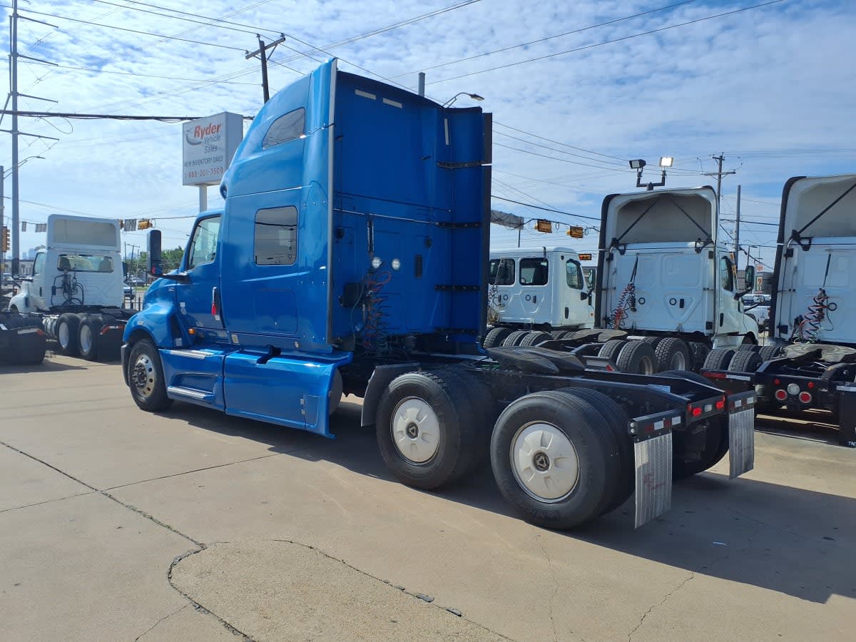 2021 International LT in Dallas, TX — photo 6