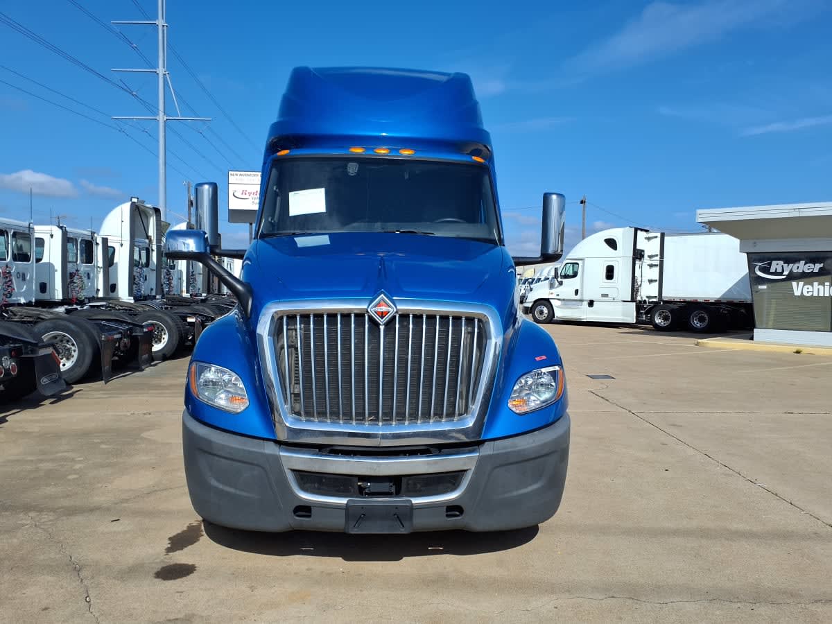 2021 International LT in Dallas, TX — photo 2