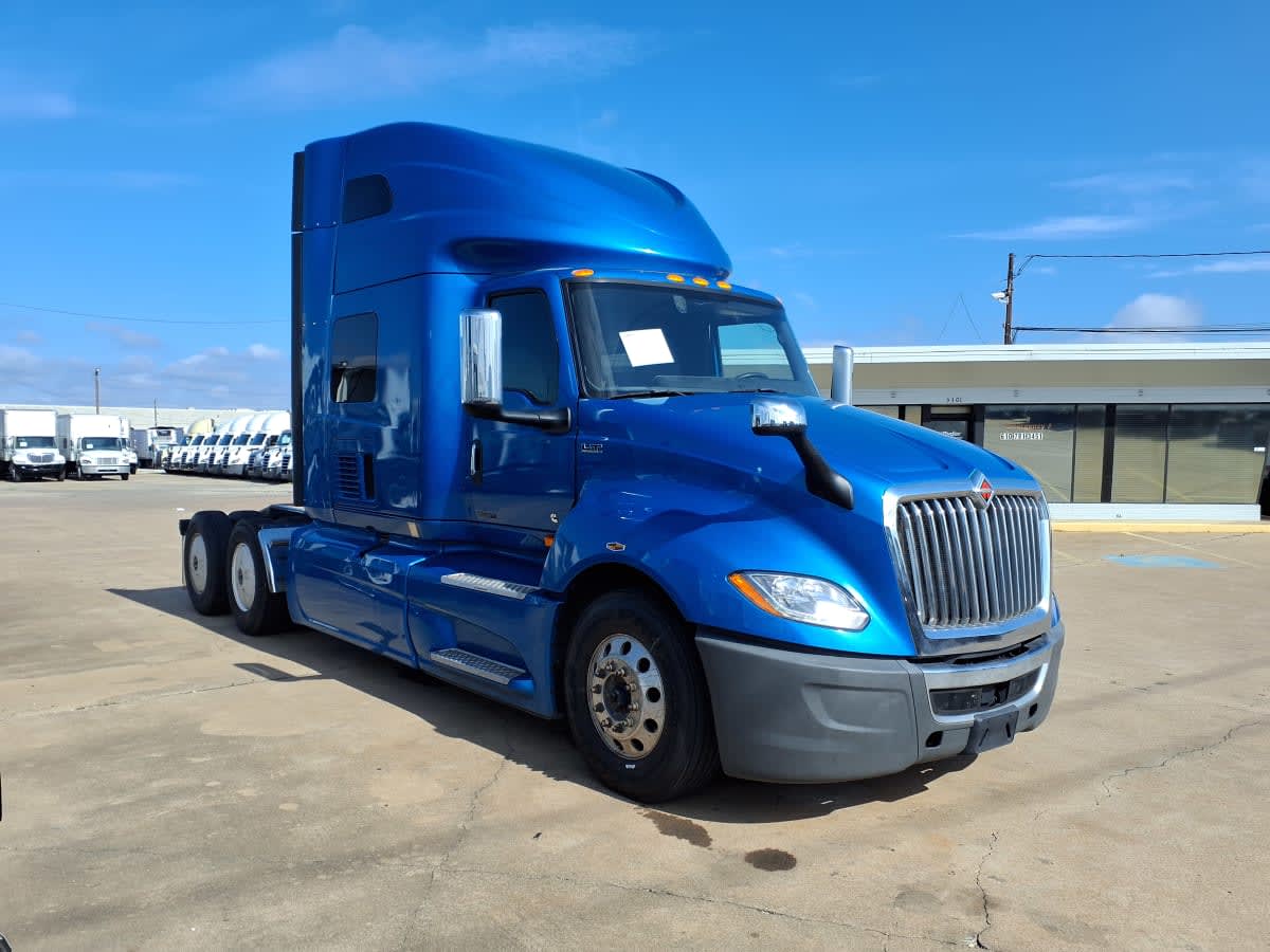 2021 International LT in Dallas, TX — photo 3