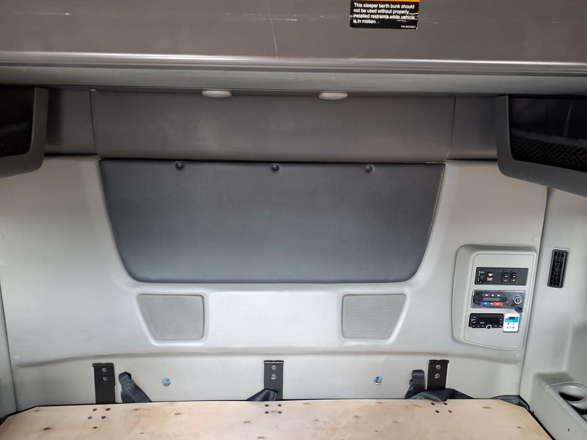 2021 International LT in Dallas, TX — photo 8