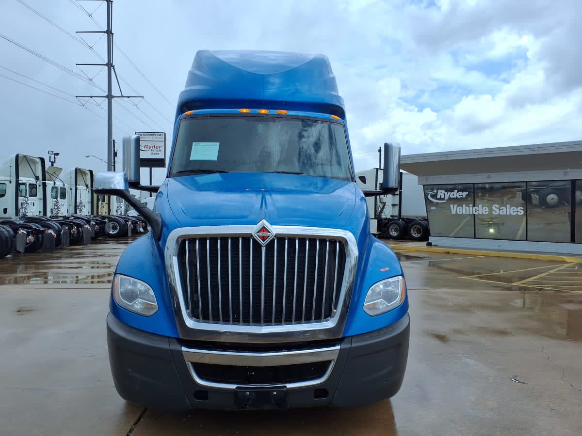 2021 International LT in Dallas, TX — photo 2