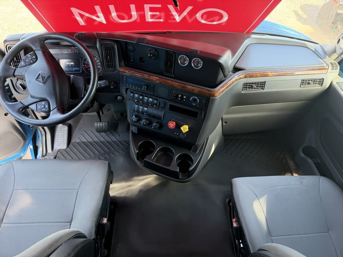 2021 International LT in Phoenix, AZ — photo 7