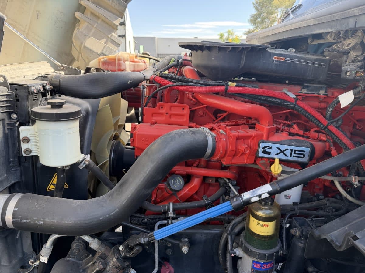 2021 International LT in Phoenix, AZ — photo 9