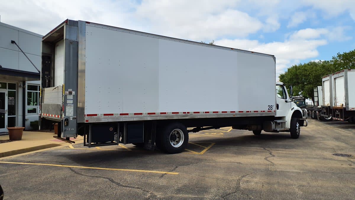 2020 Freightliner M2 106 in Bolingbrook, IL — photo 4