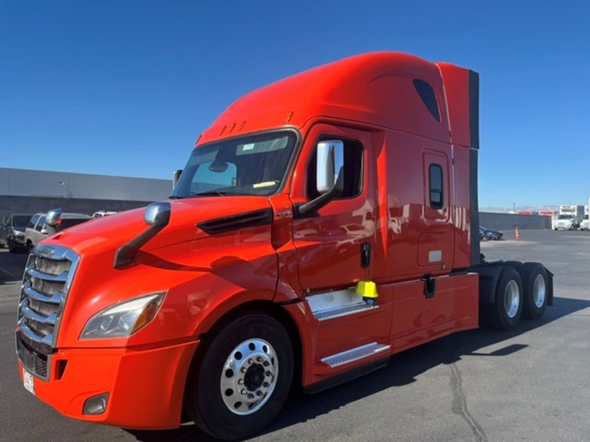 2020 Freightliner Cascadia in North Las Vegas, NV — photo 3