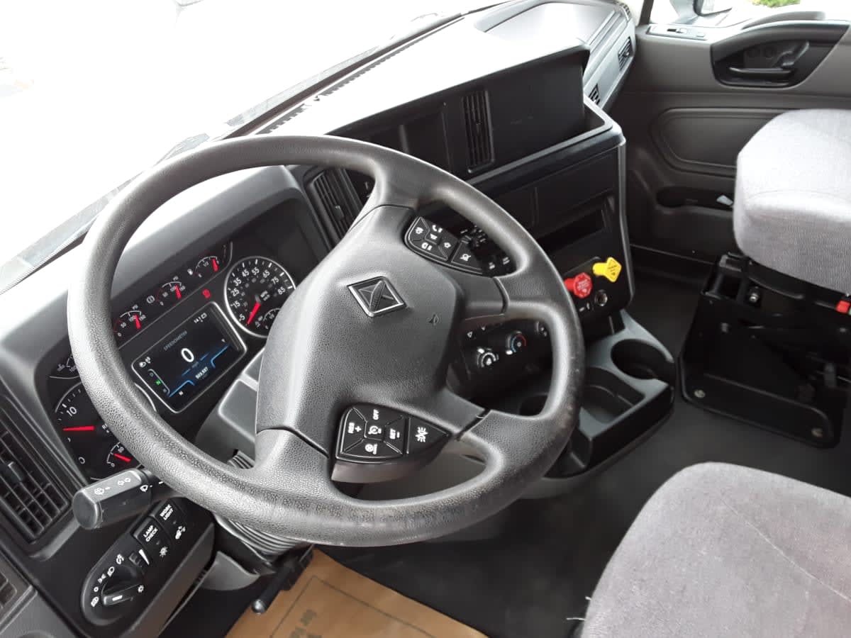 2020 International LT in Altoona, IA — photo 7