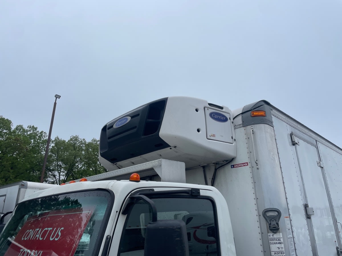 2020 Isuzu NRR in Farmingdale, NY — photo 7