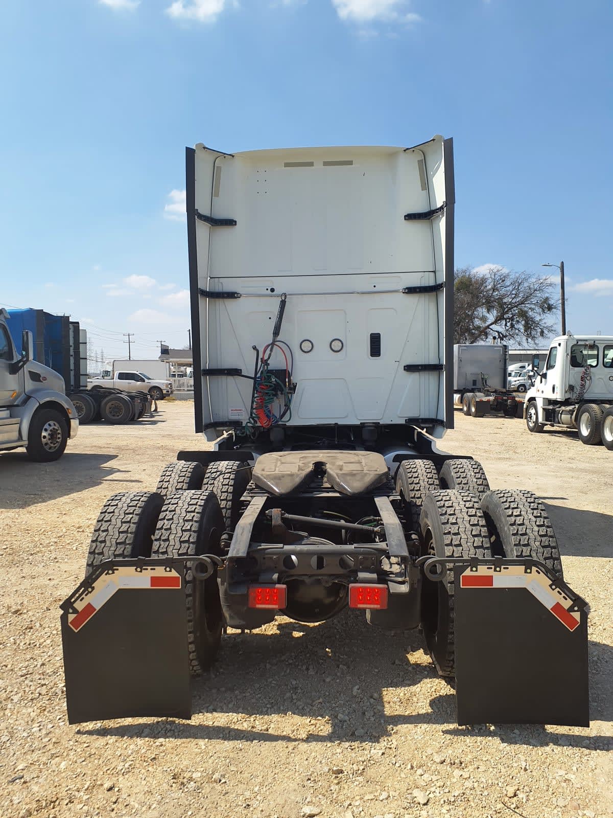 2020 International LT in Converse, TX — photo 5