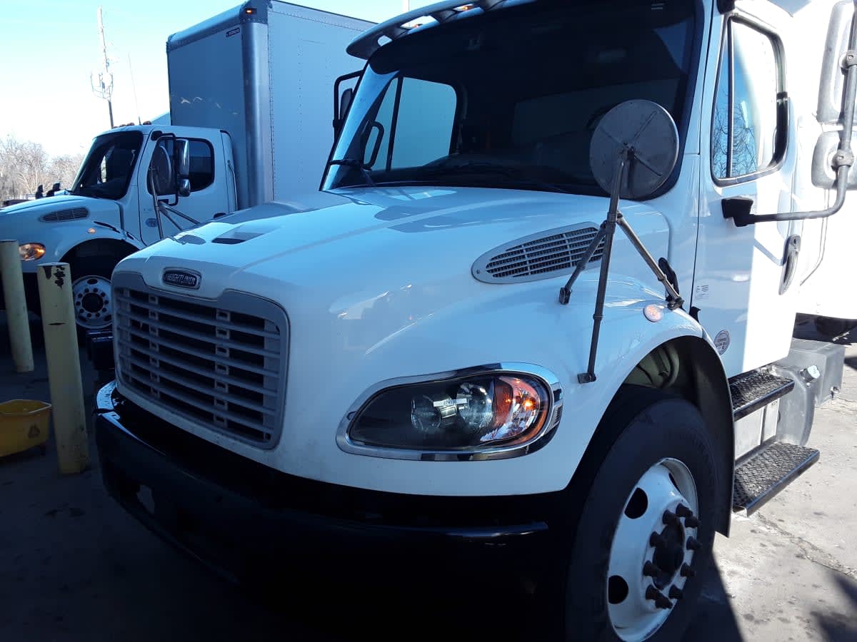 2020 Freightliner M2 106 in Kansas City, MO — photo 2