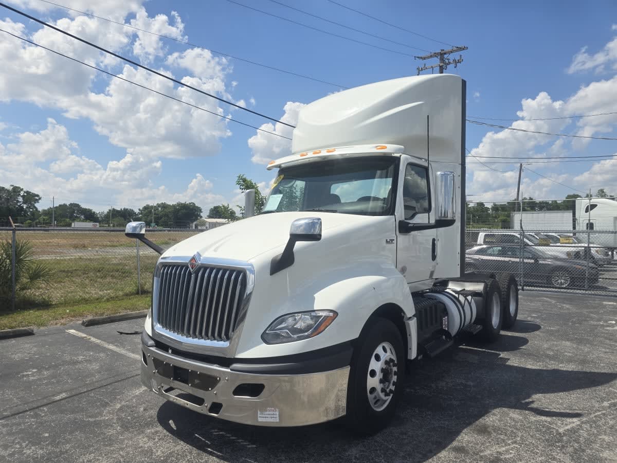 2020 International LT in Tampa, FL — photo 3
