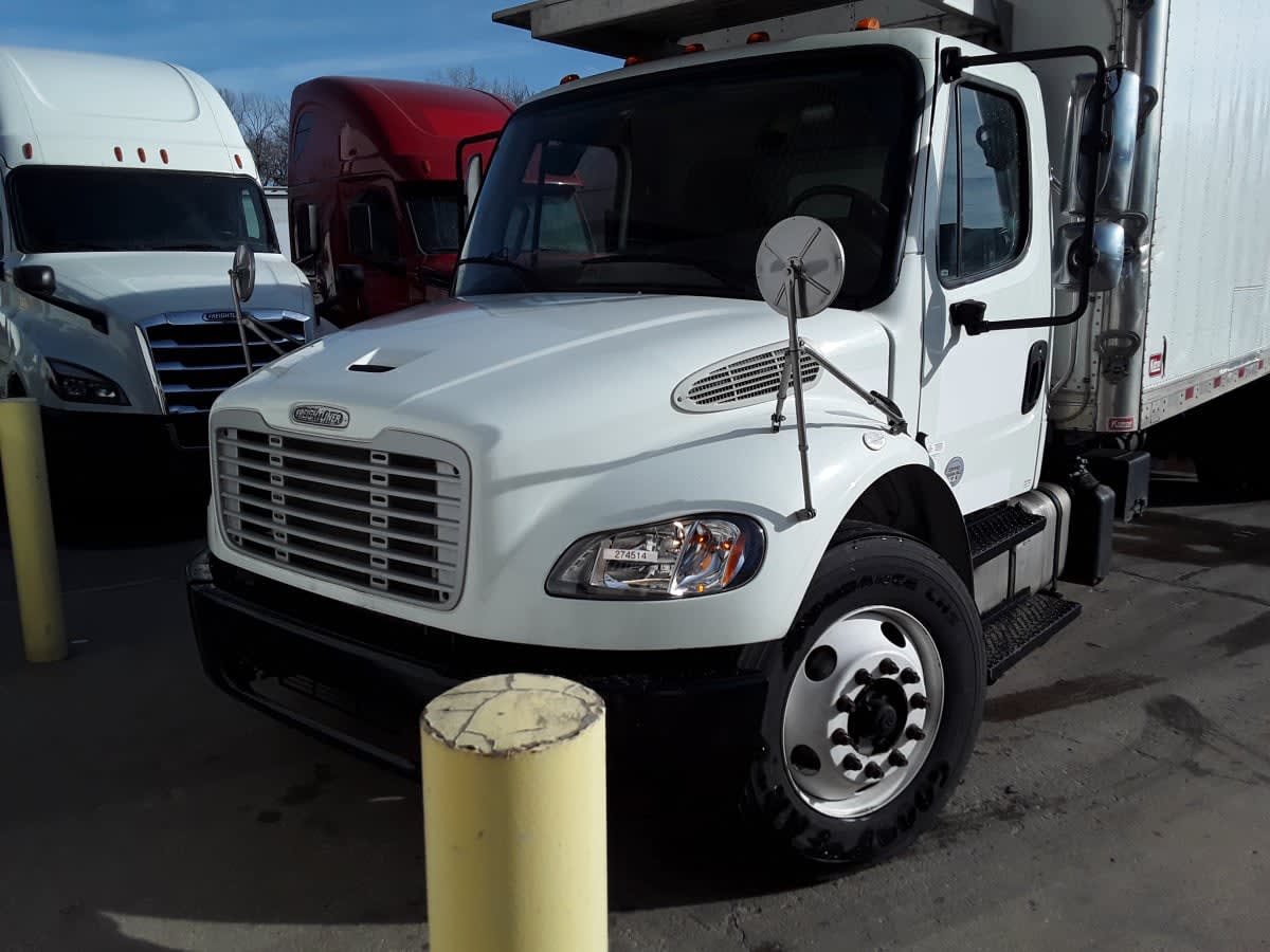 2020 Freightliner M2 106 in Kansas City, MO — photo 2