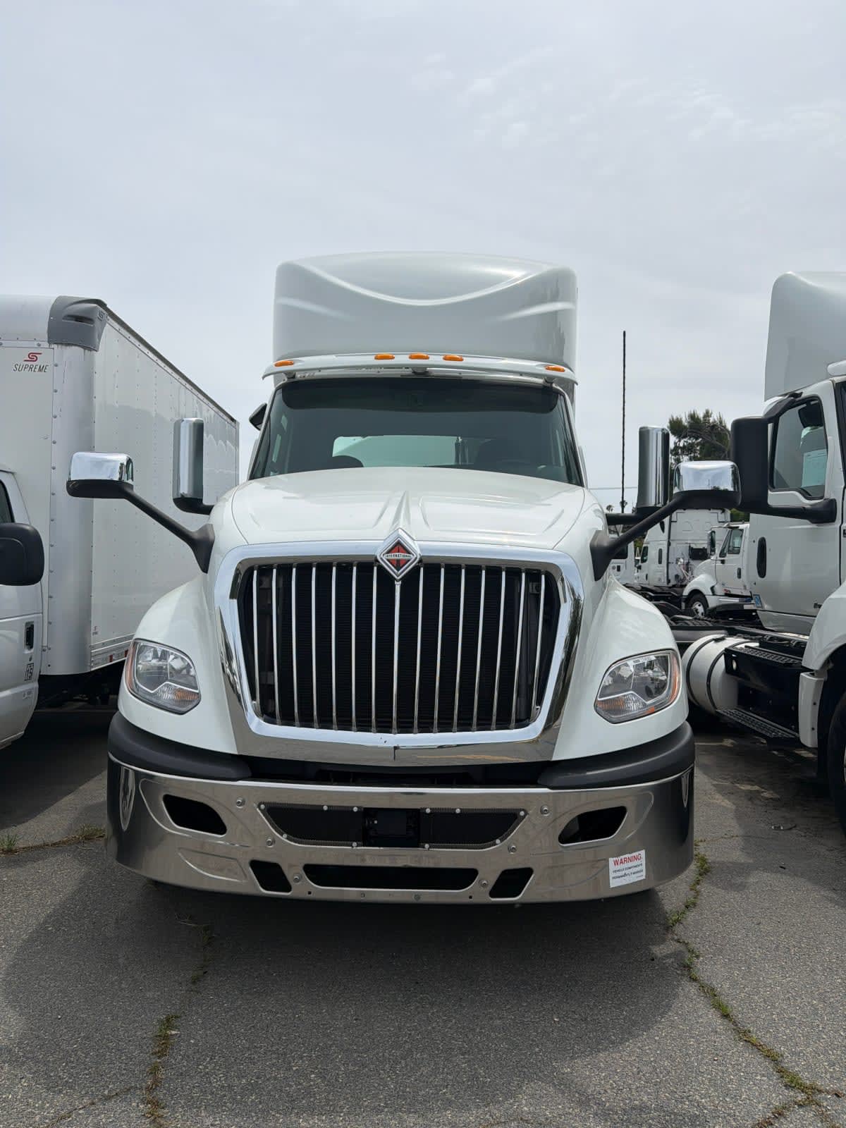 2020 International LT in Pomona, CA — photo 2