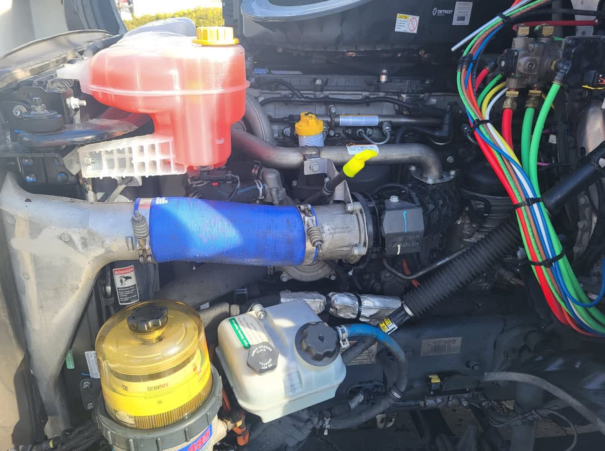 2020 Freightliner Cascadia in Jacksonville, FL — photo 12