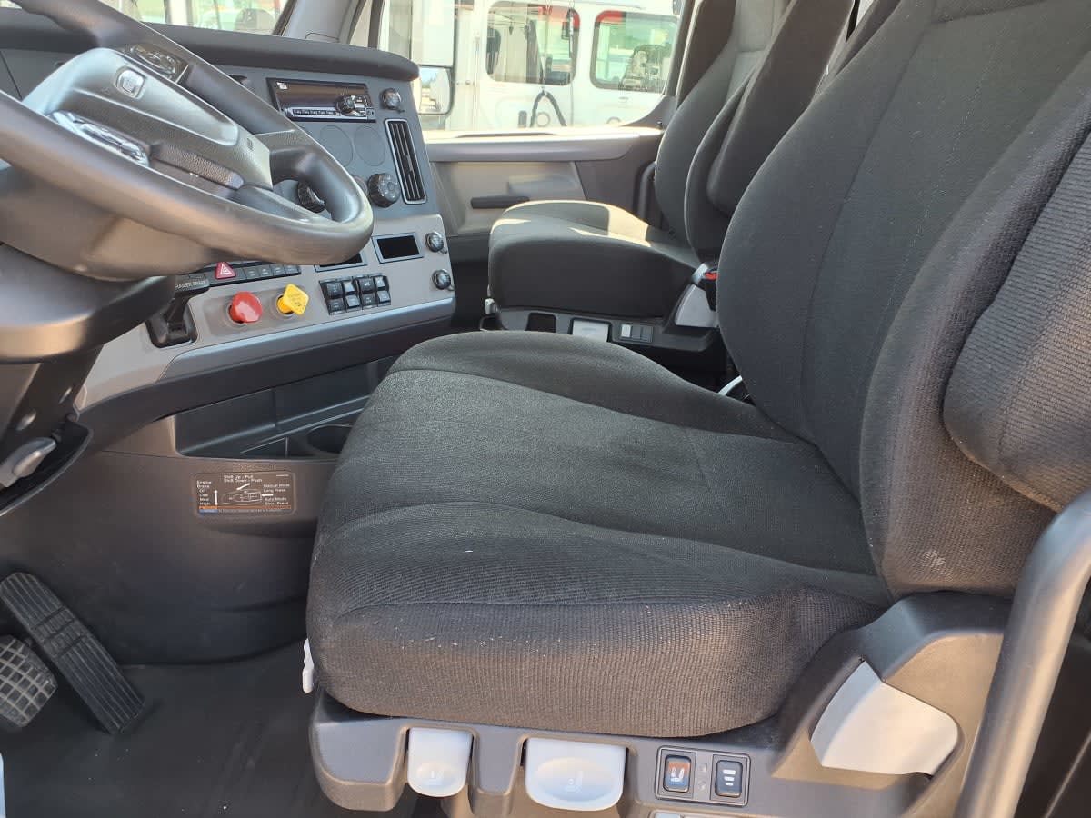 2020 Freightliner Cascadia in Greenville, SC — photo 14